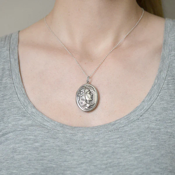 Art Nouveau Sterling Silver Repousse Woman Locket - Image 8