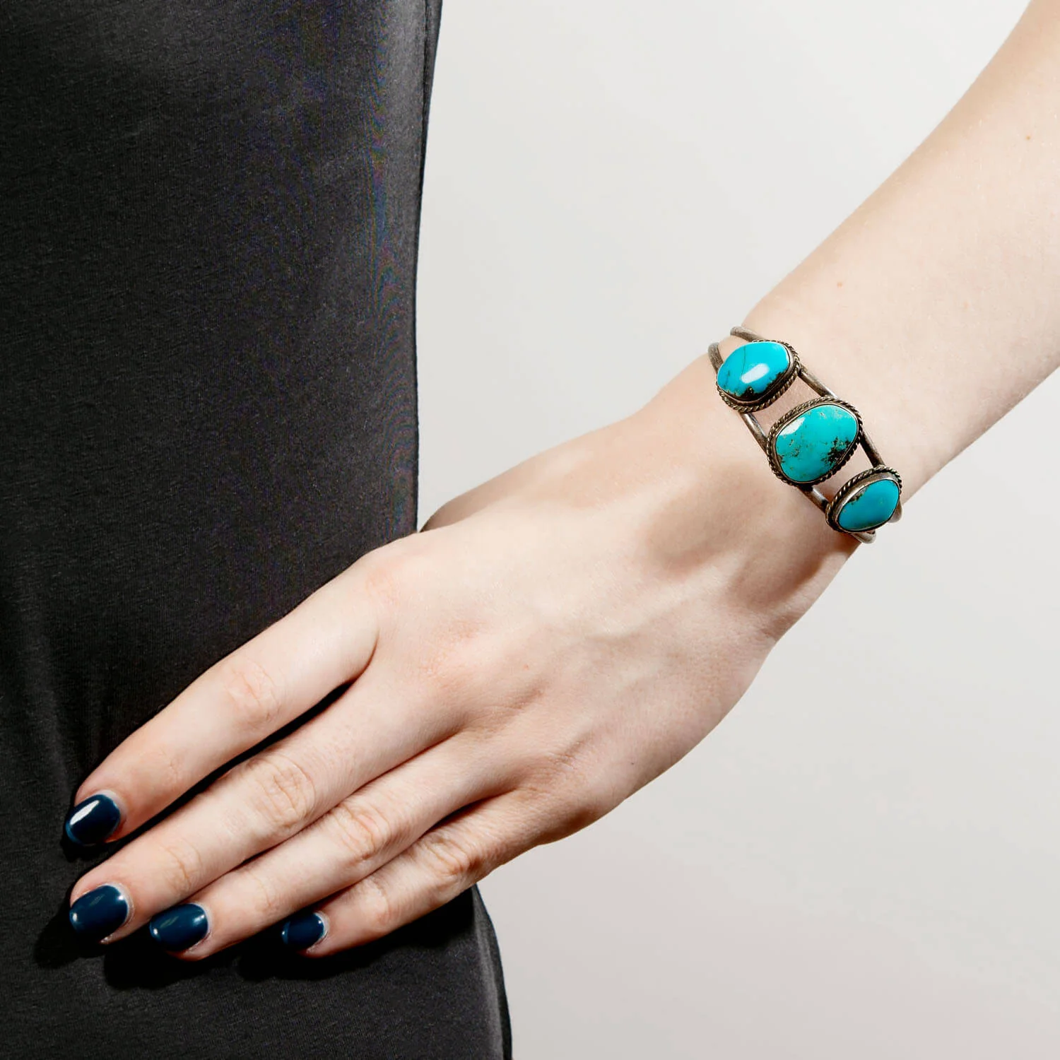 Retro Pawn Native American Cuff Bracelet - Image 5