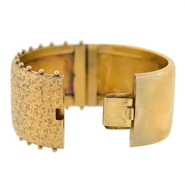 Victorian 15kt Gold Etched Hinged Bangle Bracelet - Image 4
