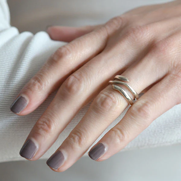 Vintage 18kt White Gold Wrapped Band Ring - Image 7