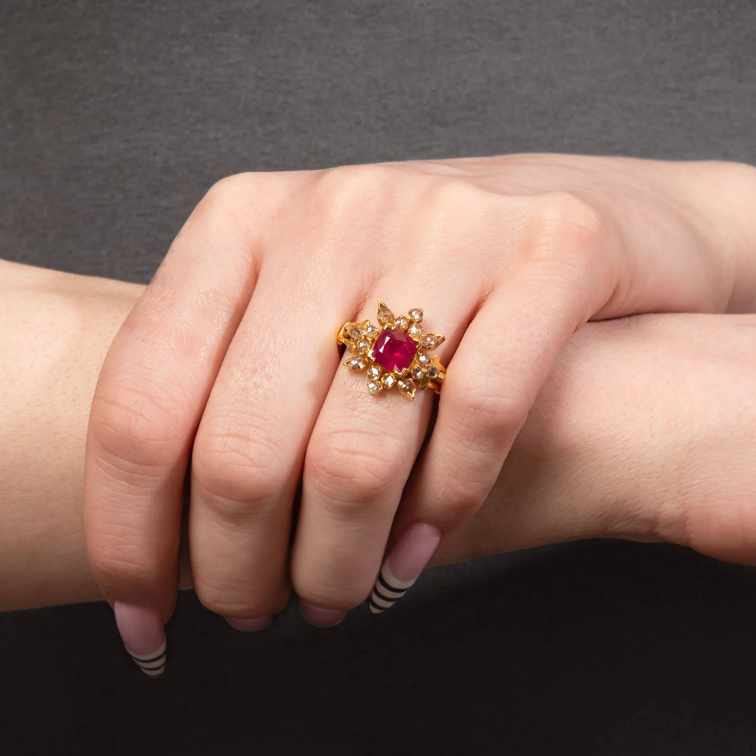 ANJANEY JEWELRY Estate Indian 22k Ruby & Diamond Ring - Image 6