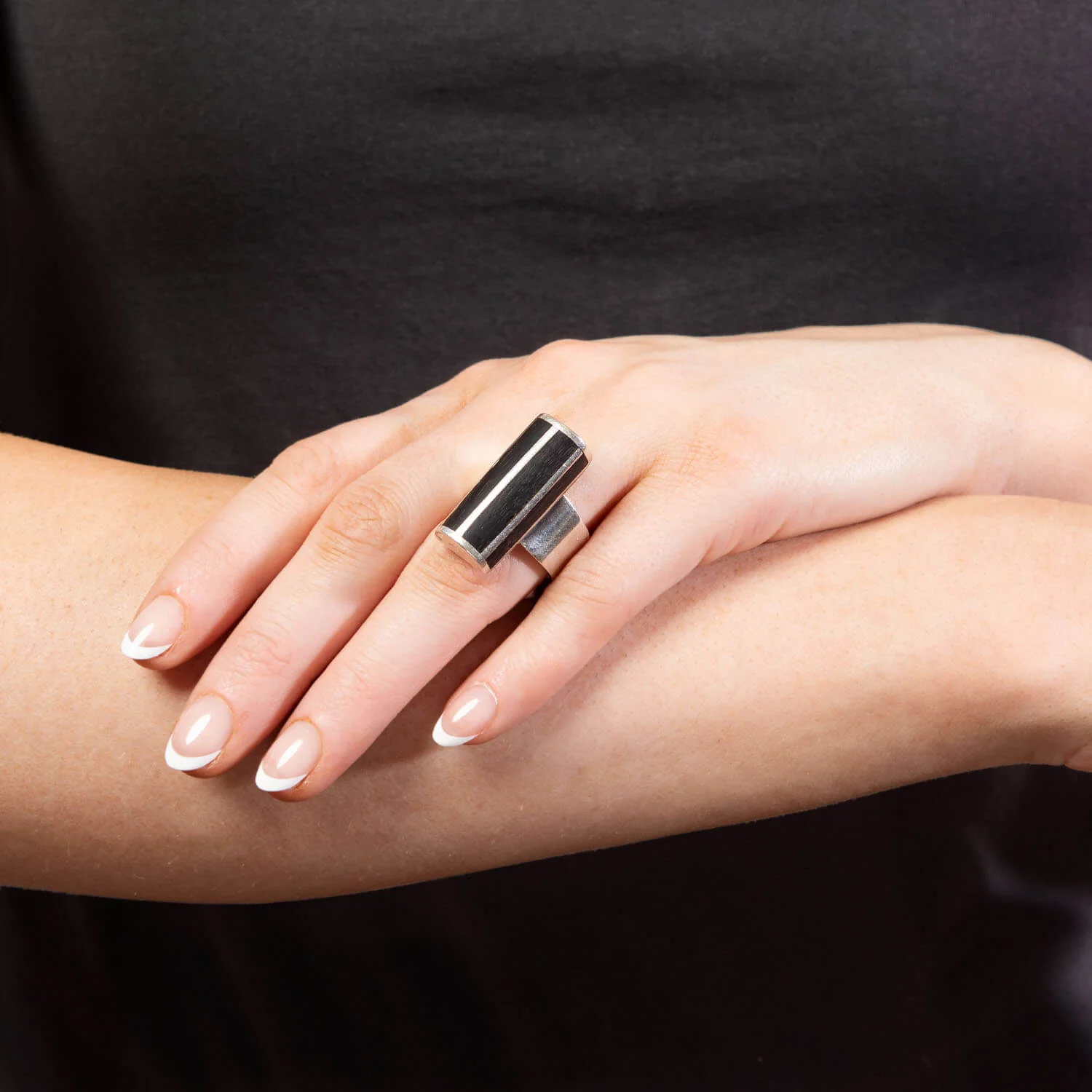 ANNA MARIA ÖBERG Estate Swedish Sterling Silver Ebony Wood Statement Ring - Image 6
