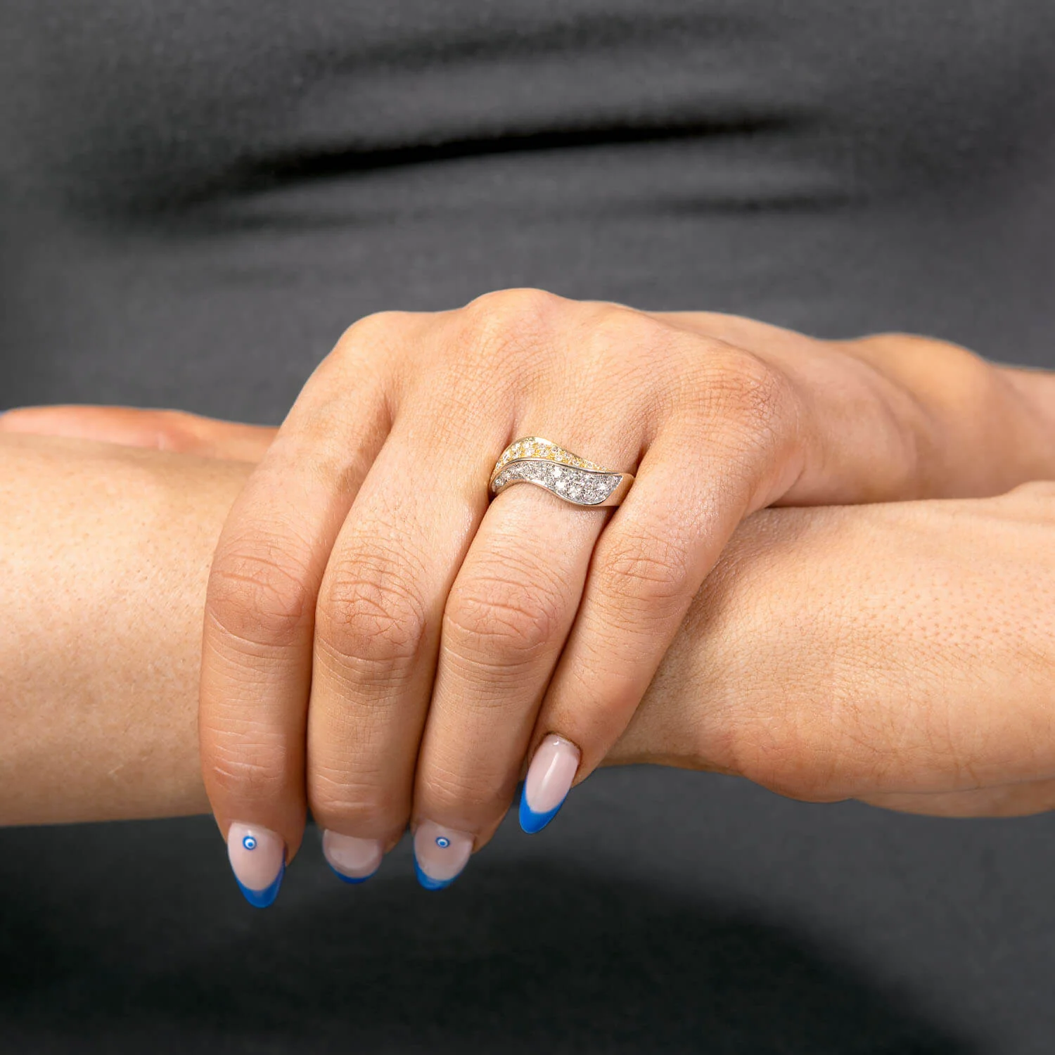 BUCHERER Estate 18k Mixed Metal Diamond Ring - Image 6