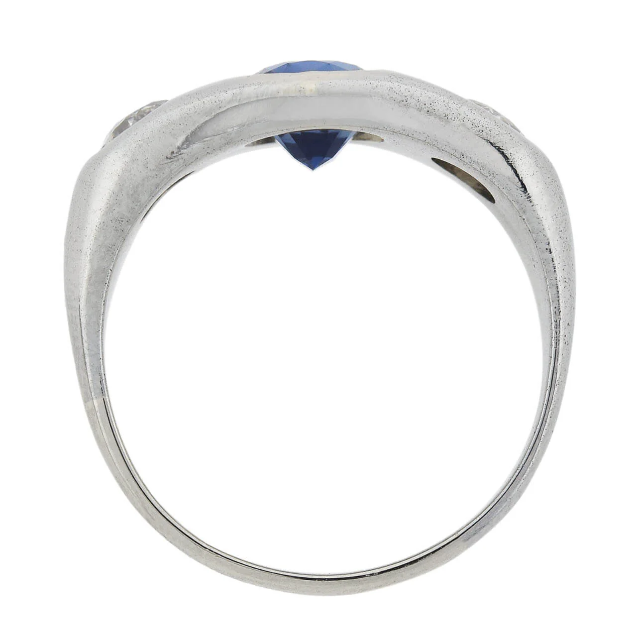 Edwardian Platinum 1.35ct Sapphire & Mine Cut Diamond Gypsy Ring - Image 4
