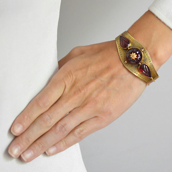 Victorian 15kt Carved Garnet Diamond Bracelet - Image 7