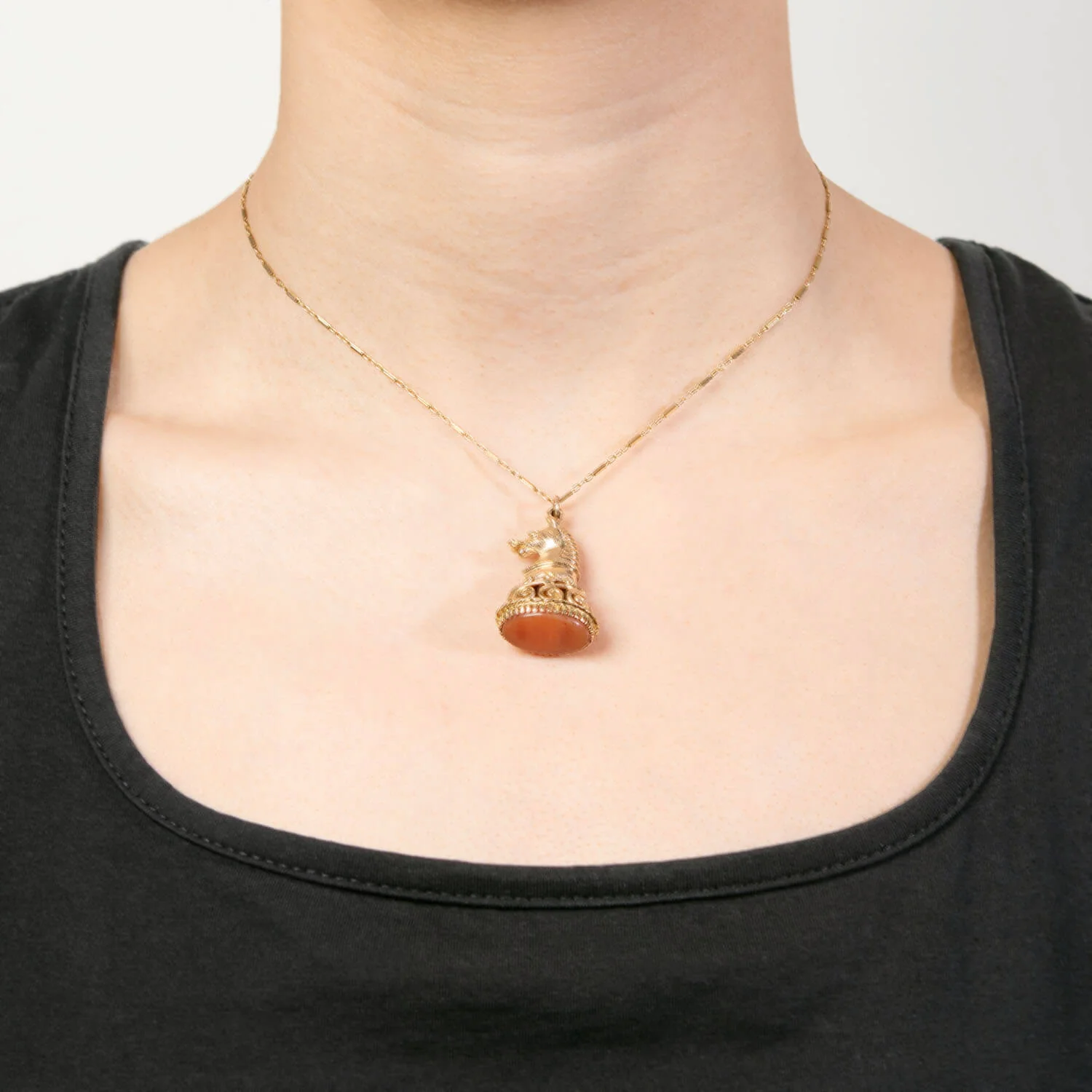 Edwardian 9k Carnelian Knight Chess Piece Fob - Image 5