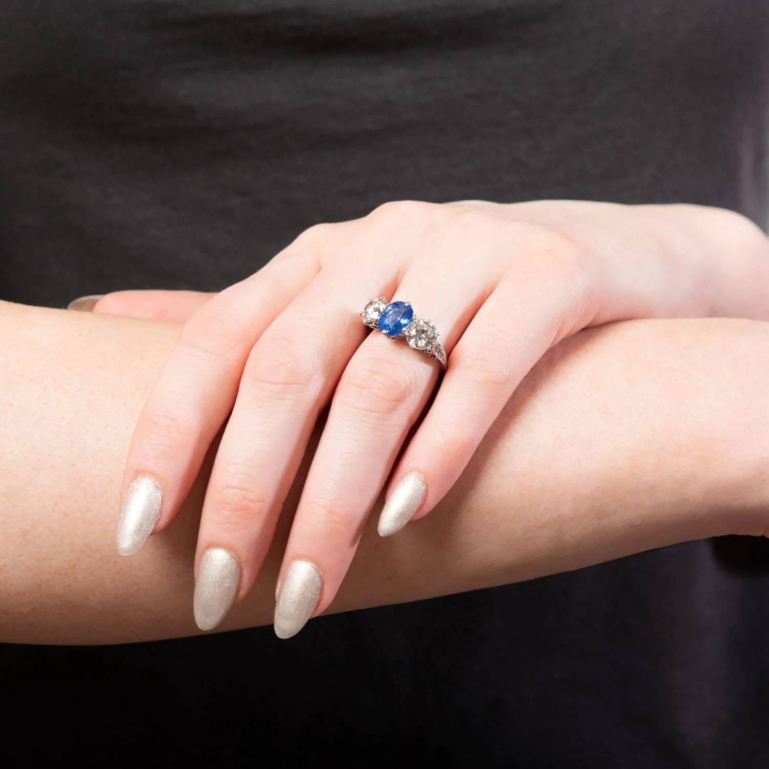 Edwardian Platinum GIA No Heat Sapphire and Diamond Three Stone Ring - Image 6