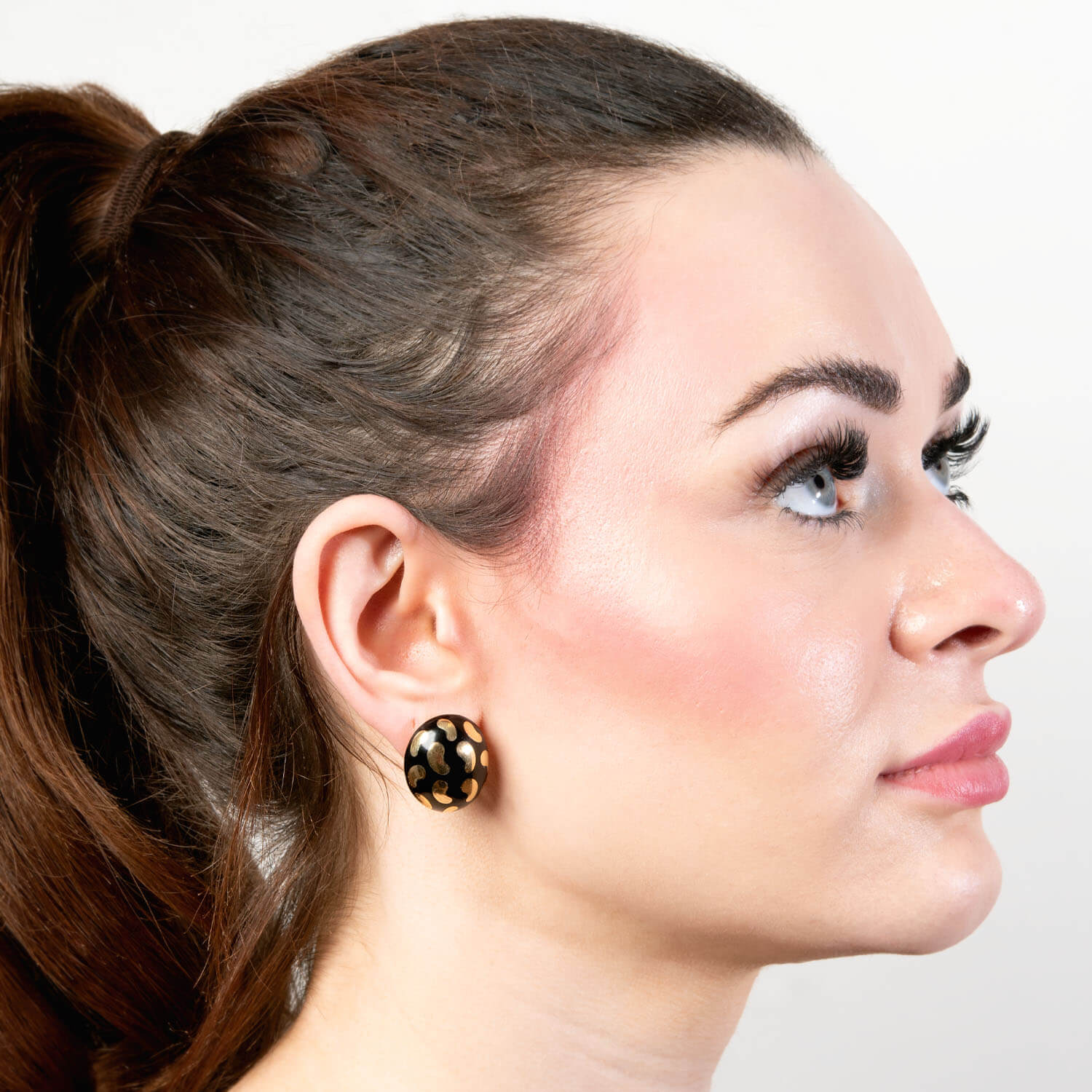Estate 18k and Enamel Leopard Print Earrings - Image 4