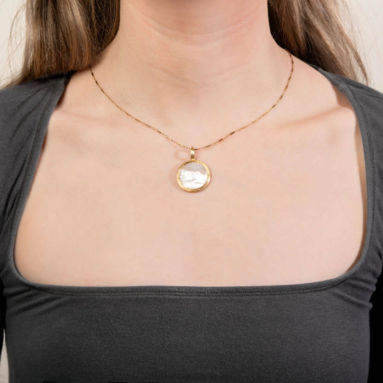 MARCO BICEGO Estate Italian 18k Jaipur Mother of Pearl Pendant/Charm - Image 5