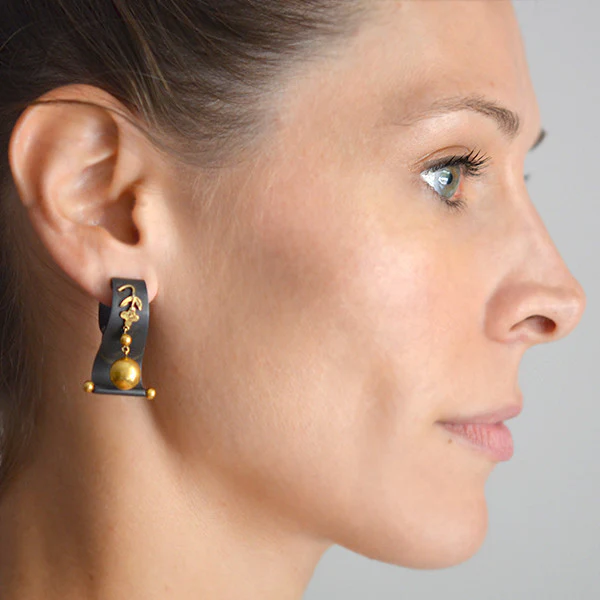 MARSH & CO. Vintage 18kt Blackened Steel Clip Earrings - Image 6