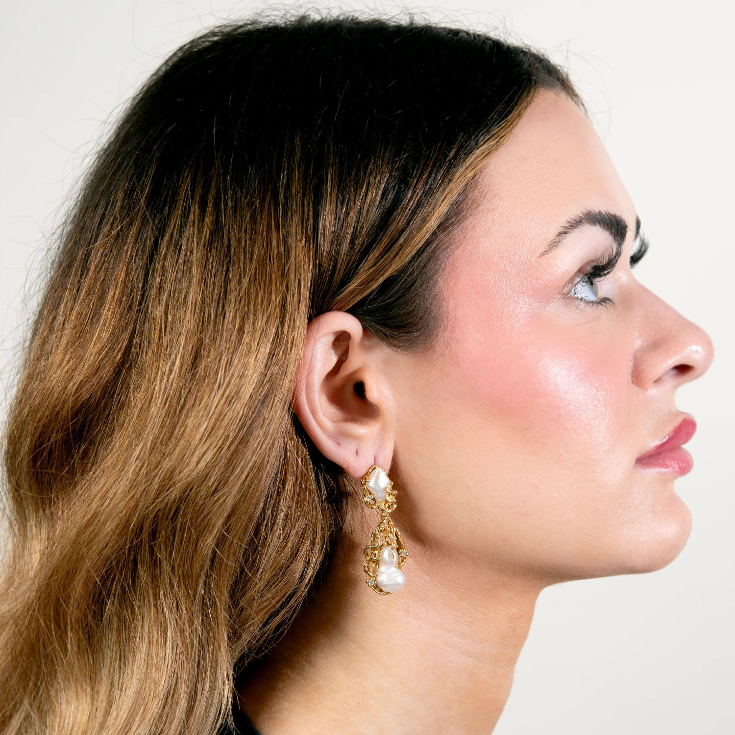 Retro 14k Pearl and Diamond Brutalist Dangle Earrings - Image 4