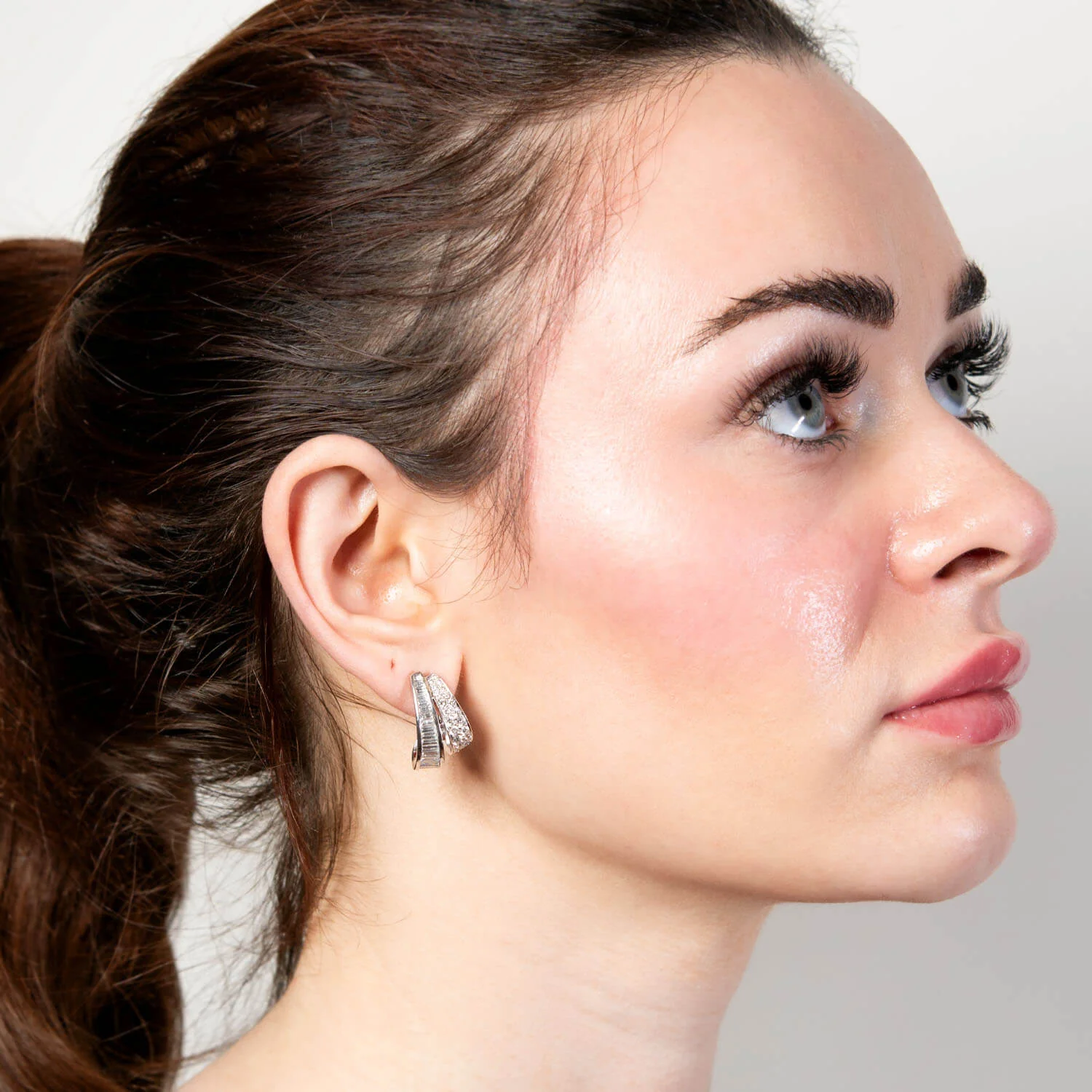 Retro 18k Diamond Teardrop Earrings - Image 5