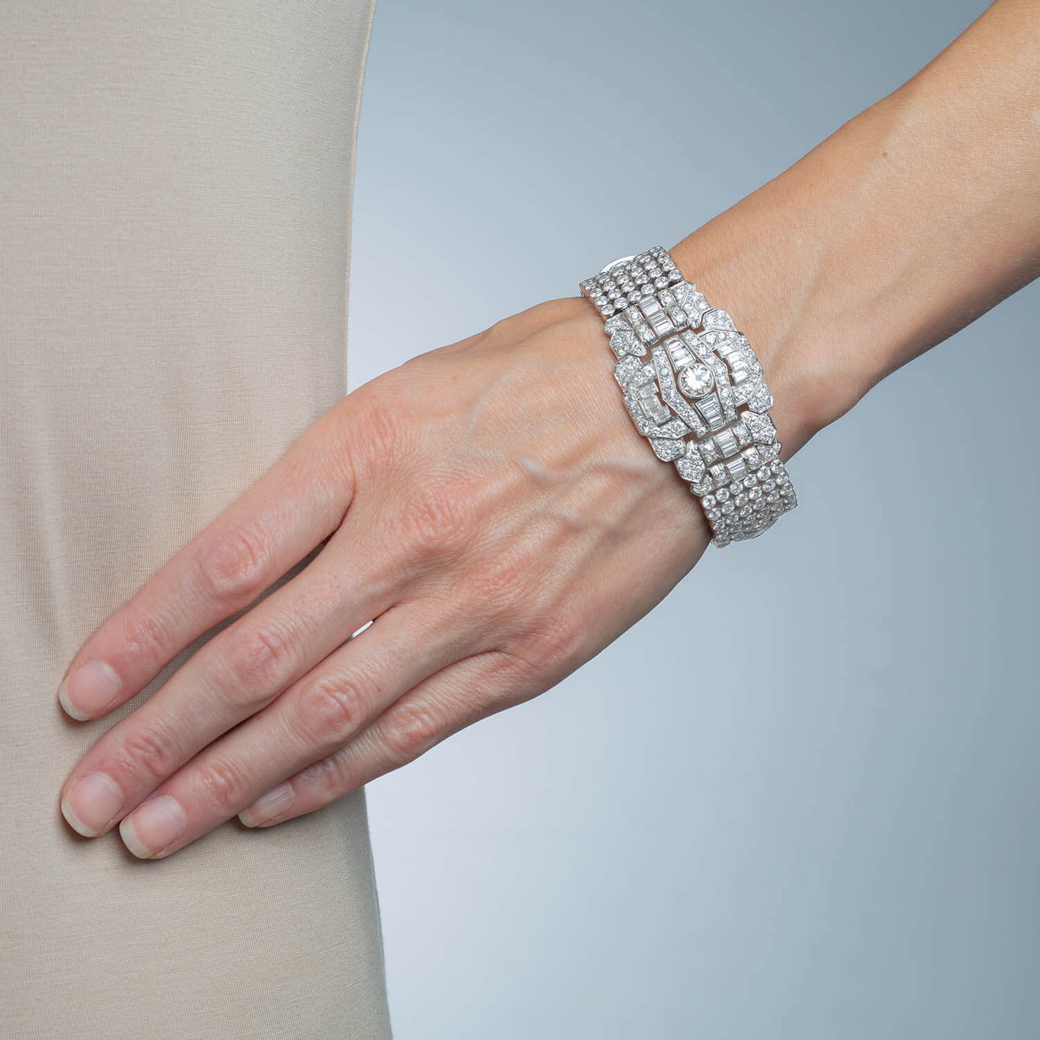 Retro Exquisite Platinum Diamond Encrusted Link Bracelet 32ctw - Image 12