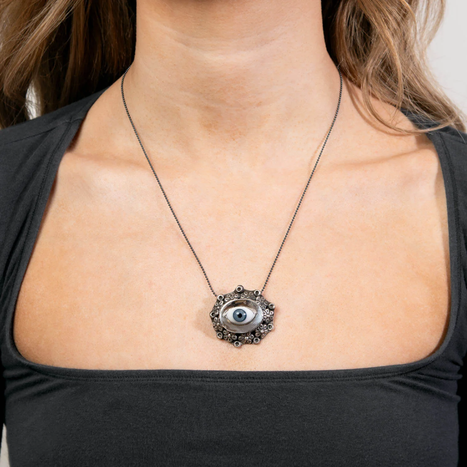 Retro Mexican Sterling Silver and Porcelain Evil Eye Pendant Necklace - Image 6