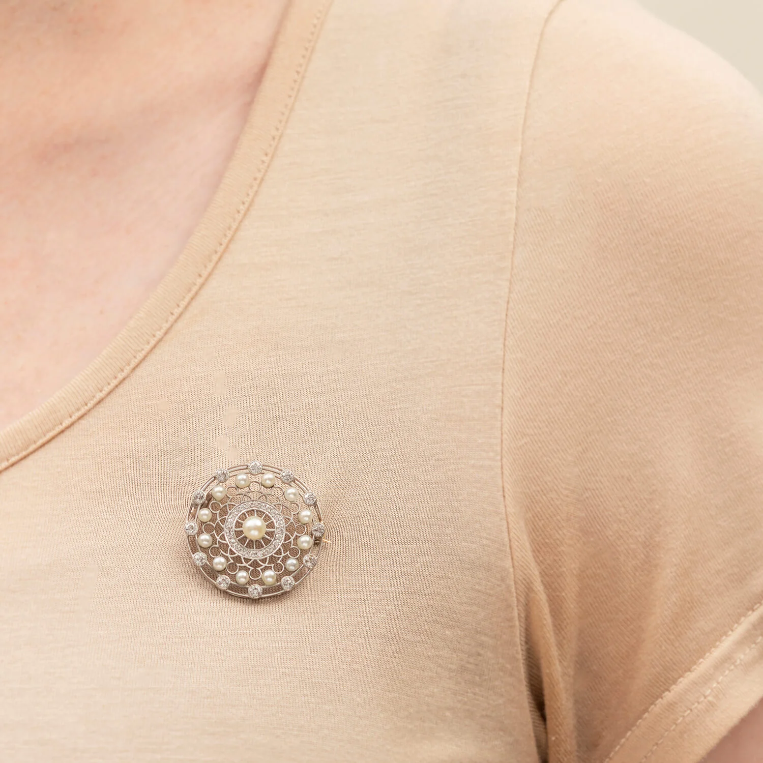 TIFFANY & CO. Edwardian Platinum, Diamond + Pearl Filigree Circle Pin - Image 5