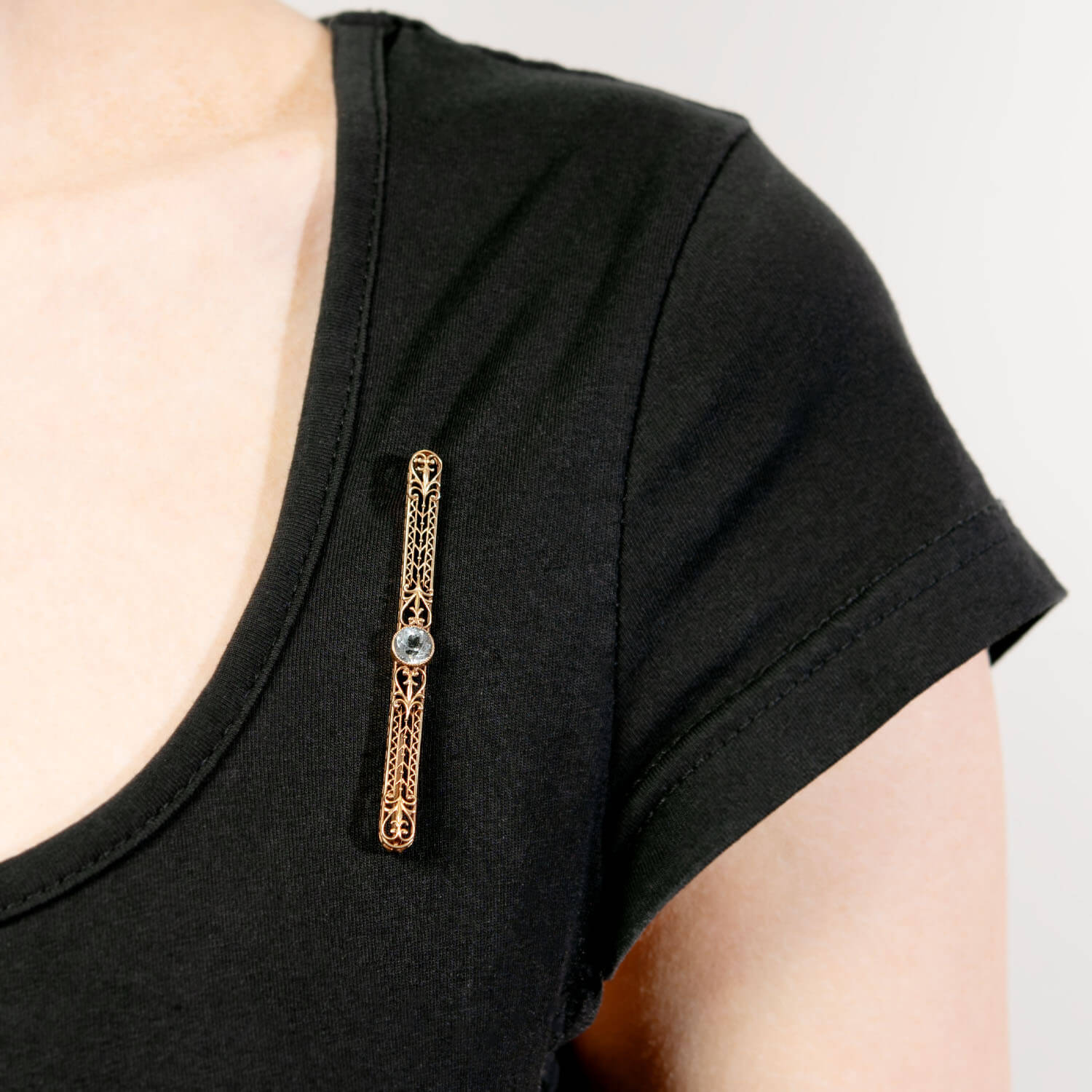 Victorian 14k Aquamarine Filigree Bar Pin - Image 4