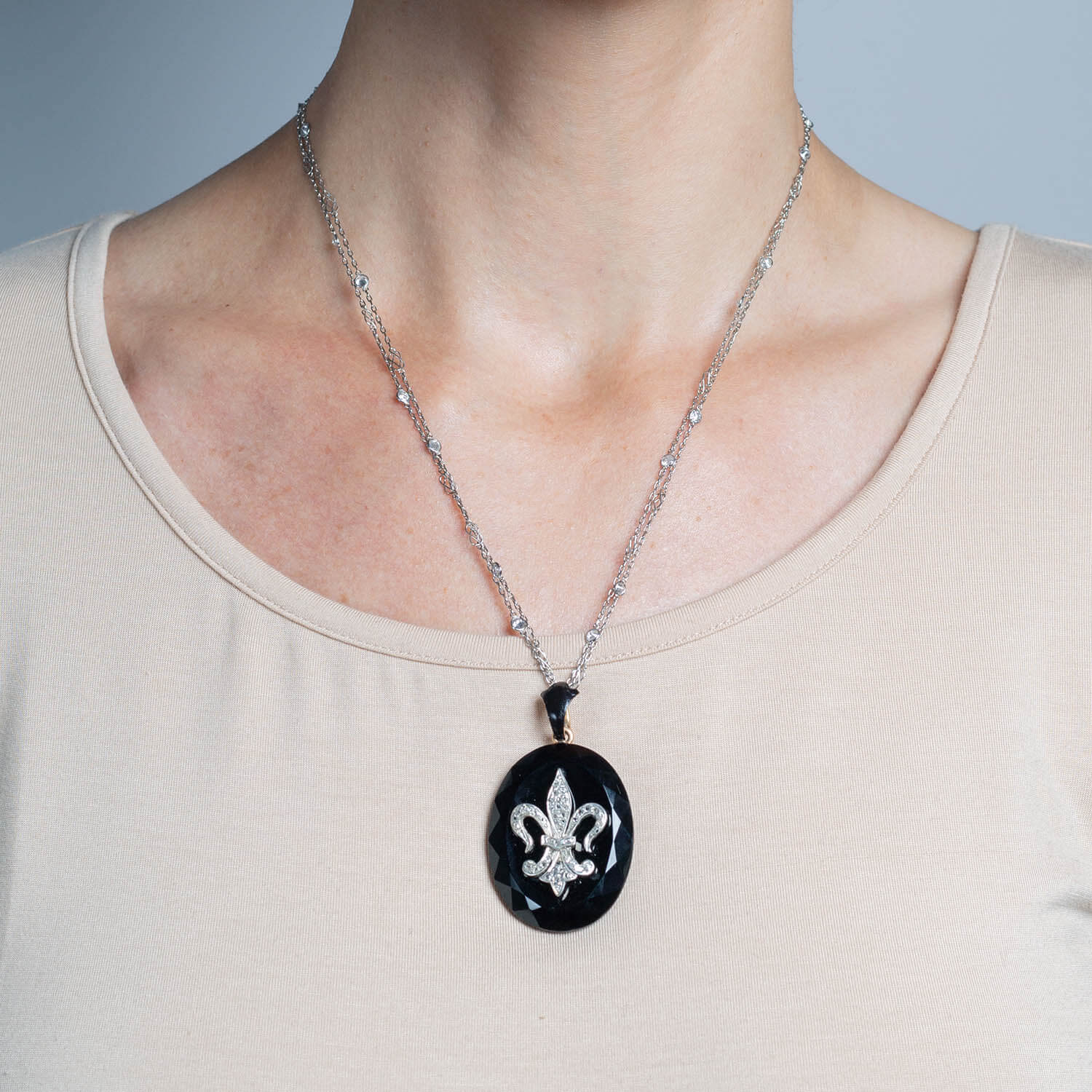 Victorian 14kt Faceted Onyx Locket with Diamond Fleur-de-Lys - Image 5