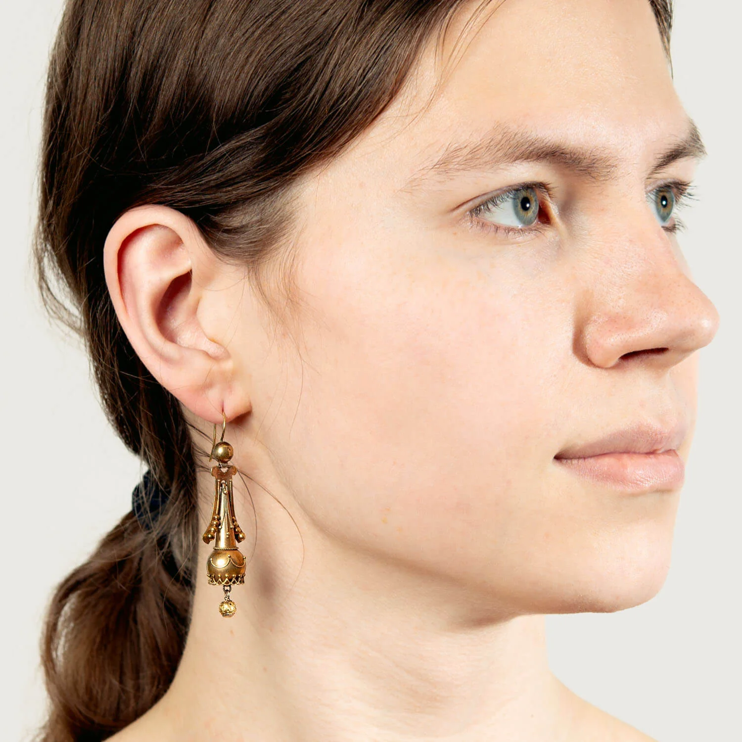 Victorian 15k Etruscan Dangle Earrings - Image 4