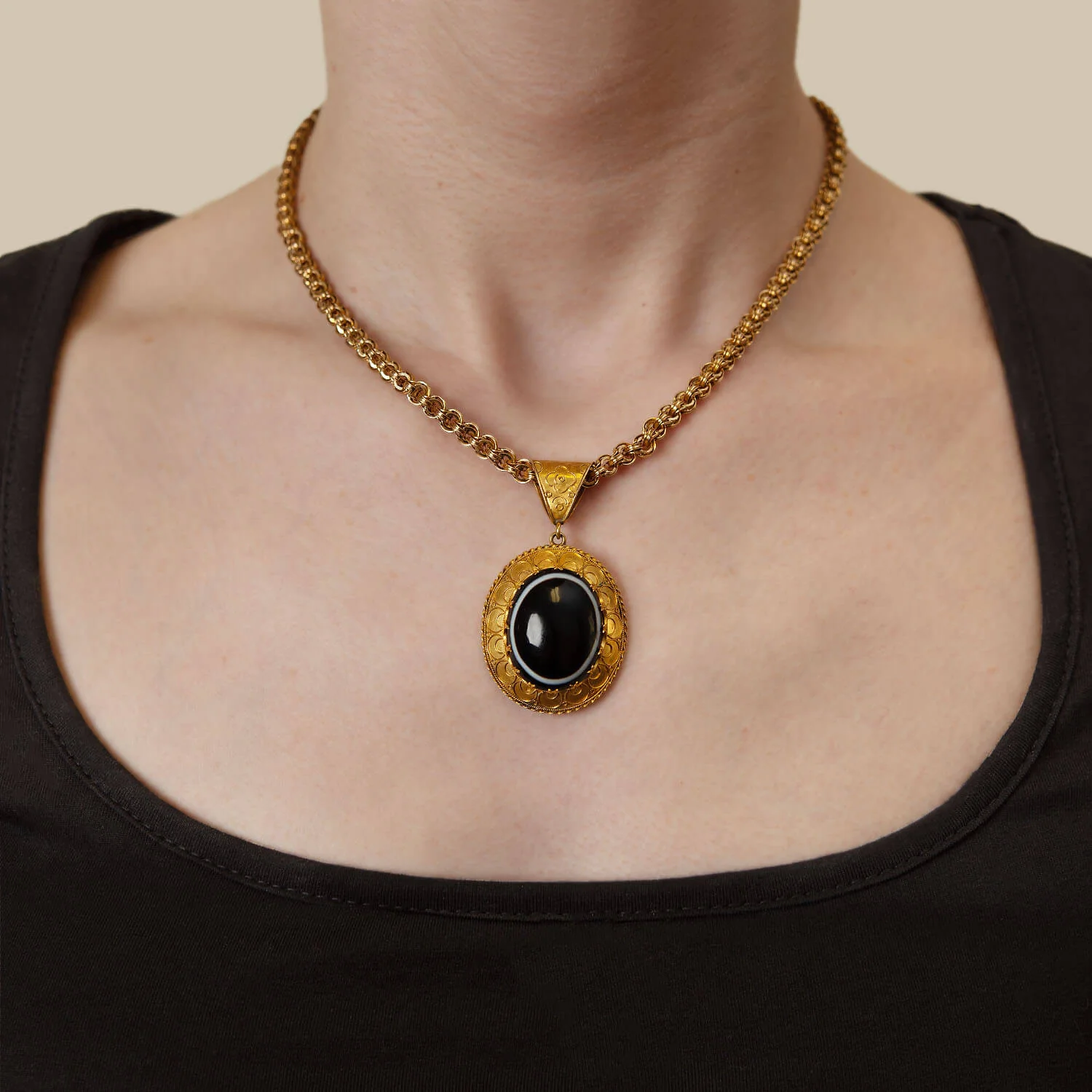 Victorian 18k Banded Agate Etruscan Pendant Necklace - Image 7