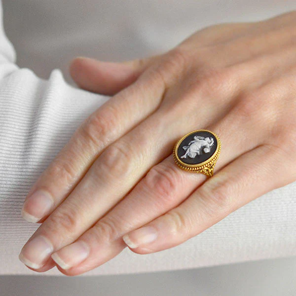 Victorian 18kt Hardstone Agate Cameo "Dancing Muse" Filigree Ring - Image 7