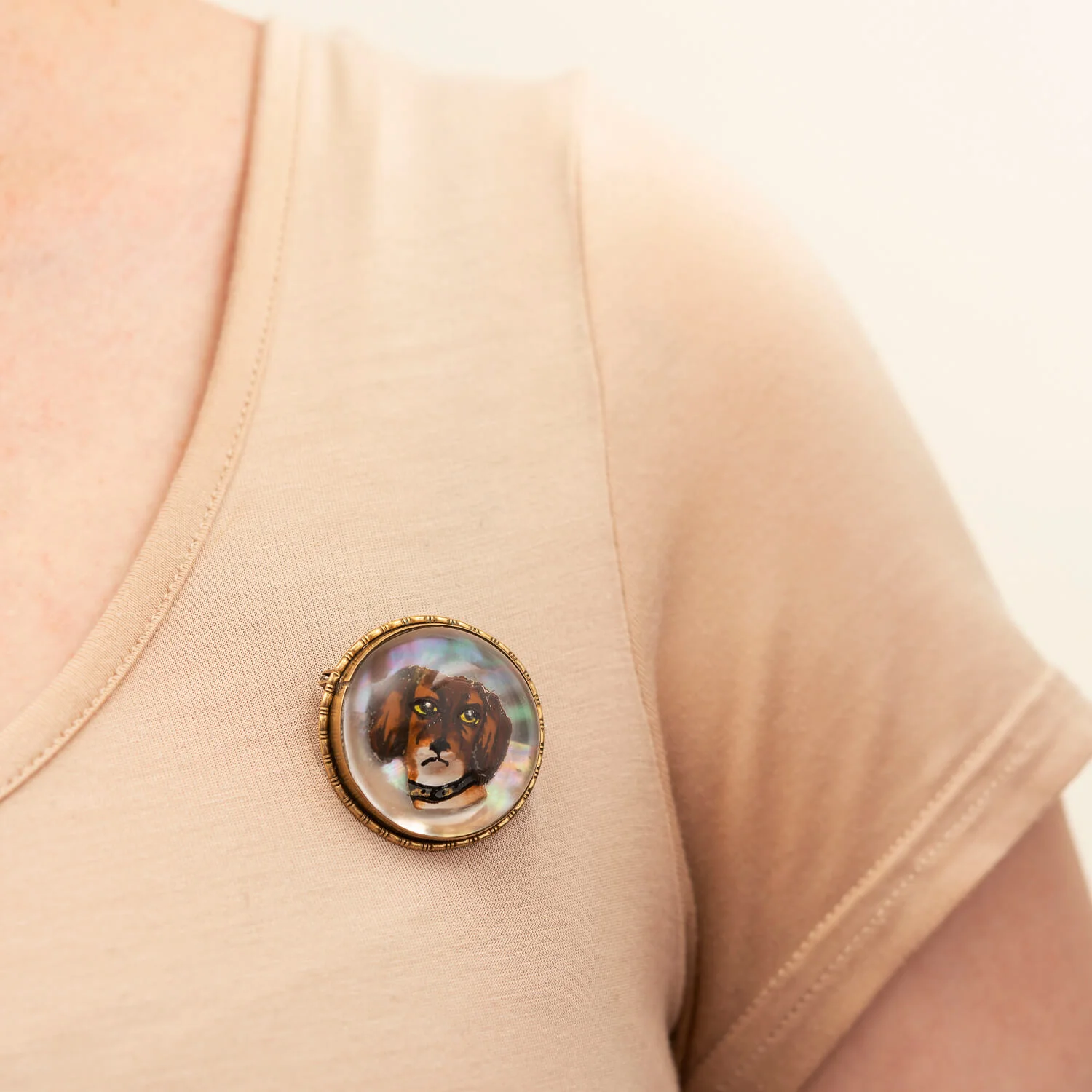 Victorian Gold-Filled + Mother of Pearl King Charles Cavalier Spaniel Essex Crystal Pin - Image 4